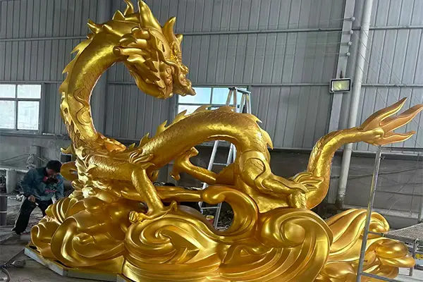Gold bronze Chinese dragon statue sculpture in factory