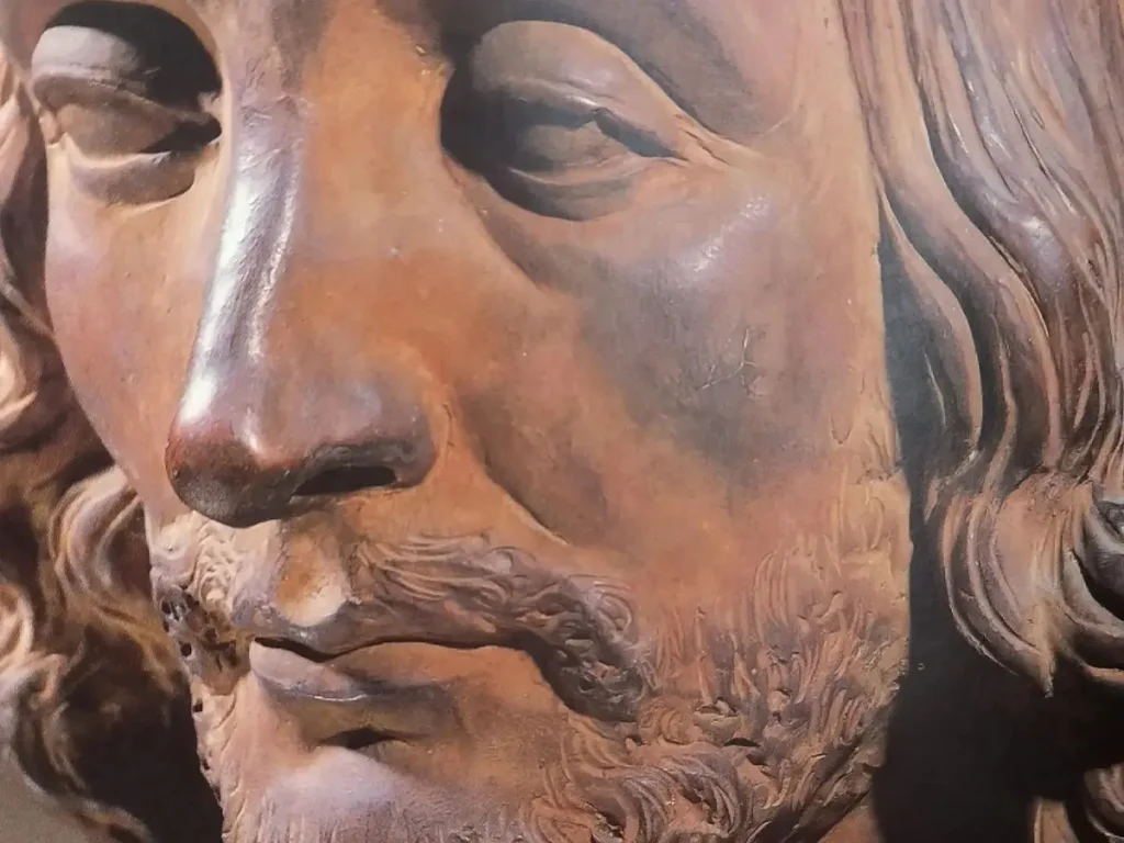 The intricate details of the bronze Jesus statue highlight the material's inherent advantages, showcasing the technical expertise of the source factory.