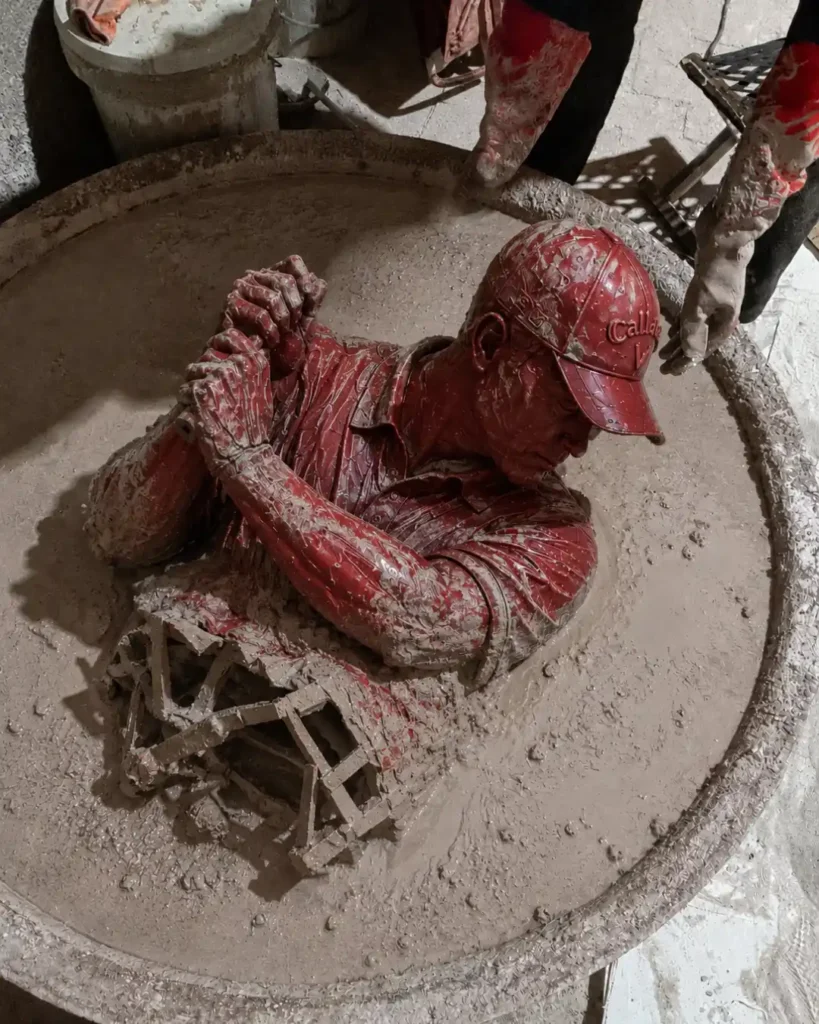 The wax models are coated in ceramic slurry and sand to build a strong shell for investment casting, ensuring a standard wall thickness of 5-8mm.