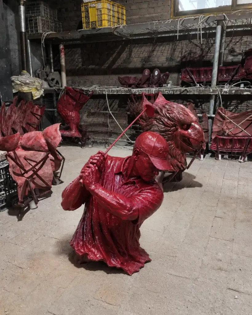 Segmented wax replicas of the golf statue. Wax allows our craftsmen to refine surface details that will be perfectly preserved in the final bronze.